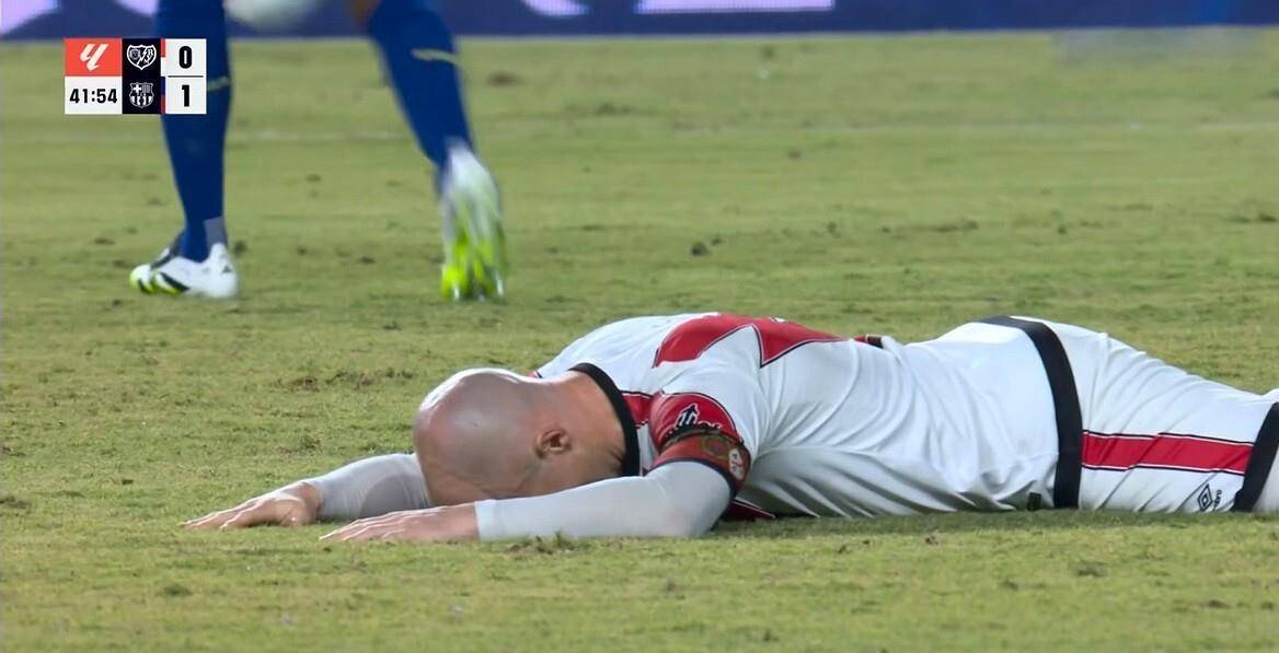 巴萨太被动了!西甲巴列卡诺队火药味太浓,亚马尔全程无亮点几乎崩溃